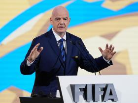 FIFA主席因凡蒂诺在第74届FIFA大会上强调国际足联资源支持关键性