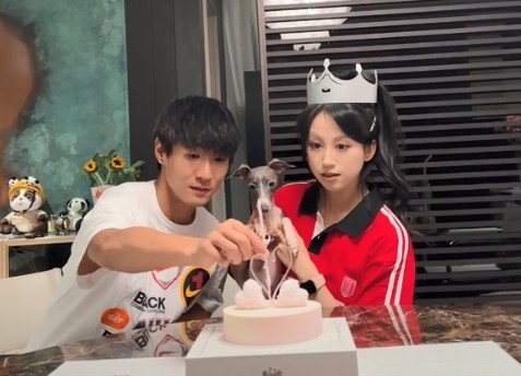 韦世豪妻子晒观赛vlog:家属梅开二度,我最棒的生日礼物