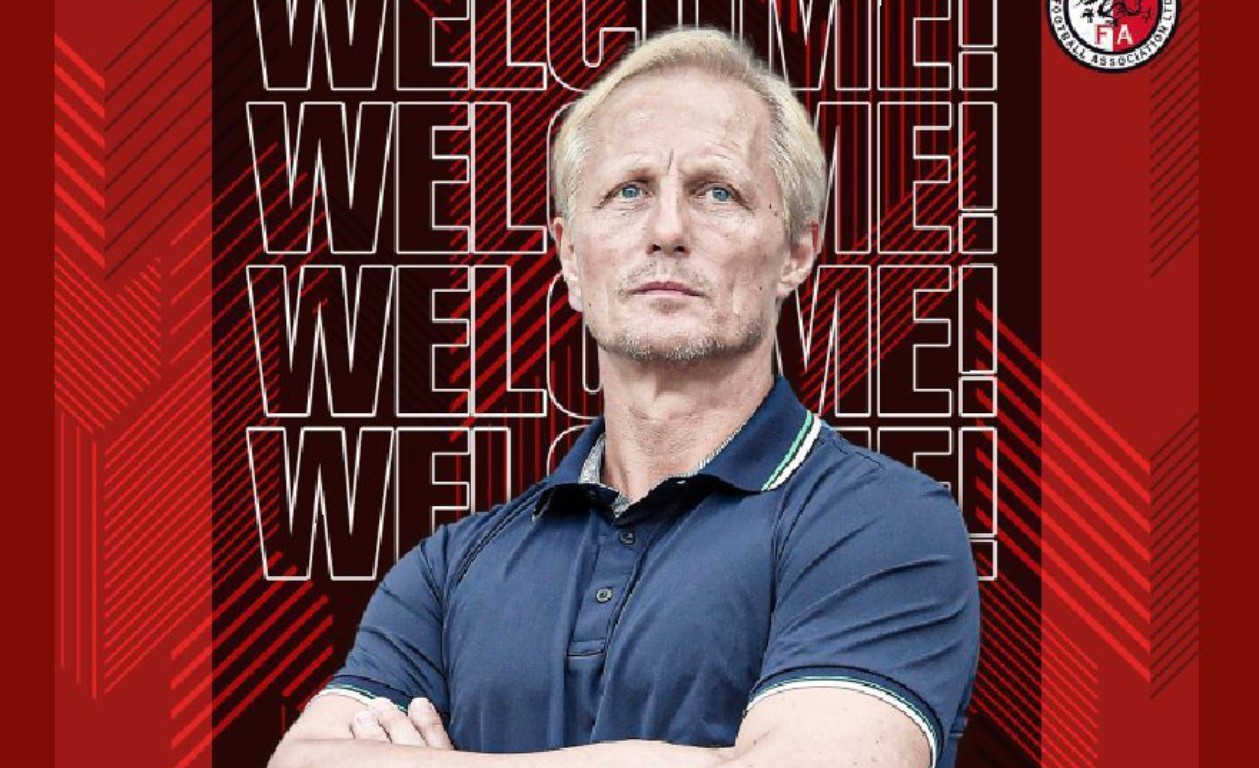 李璇:中国香港队主帅安德森将执教的应该是一支准中超球队