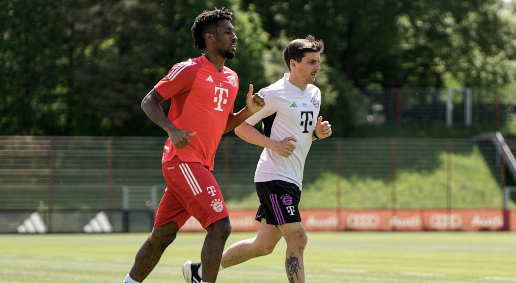 记者:金斯利-科曼今日已经恢复训练