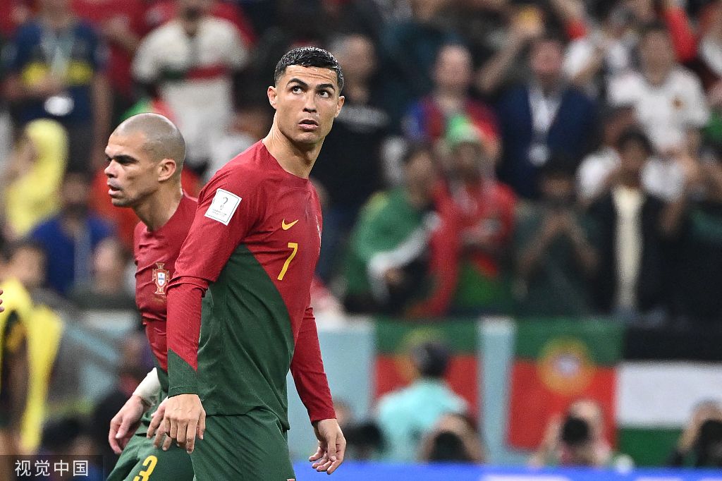 在2020年离开热刺后,这名英超铁卫来到葡萄牙,为本菲卡征战了三个赛季