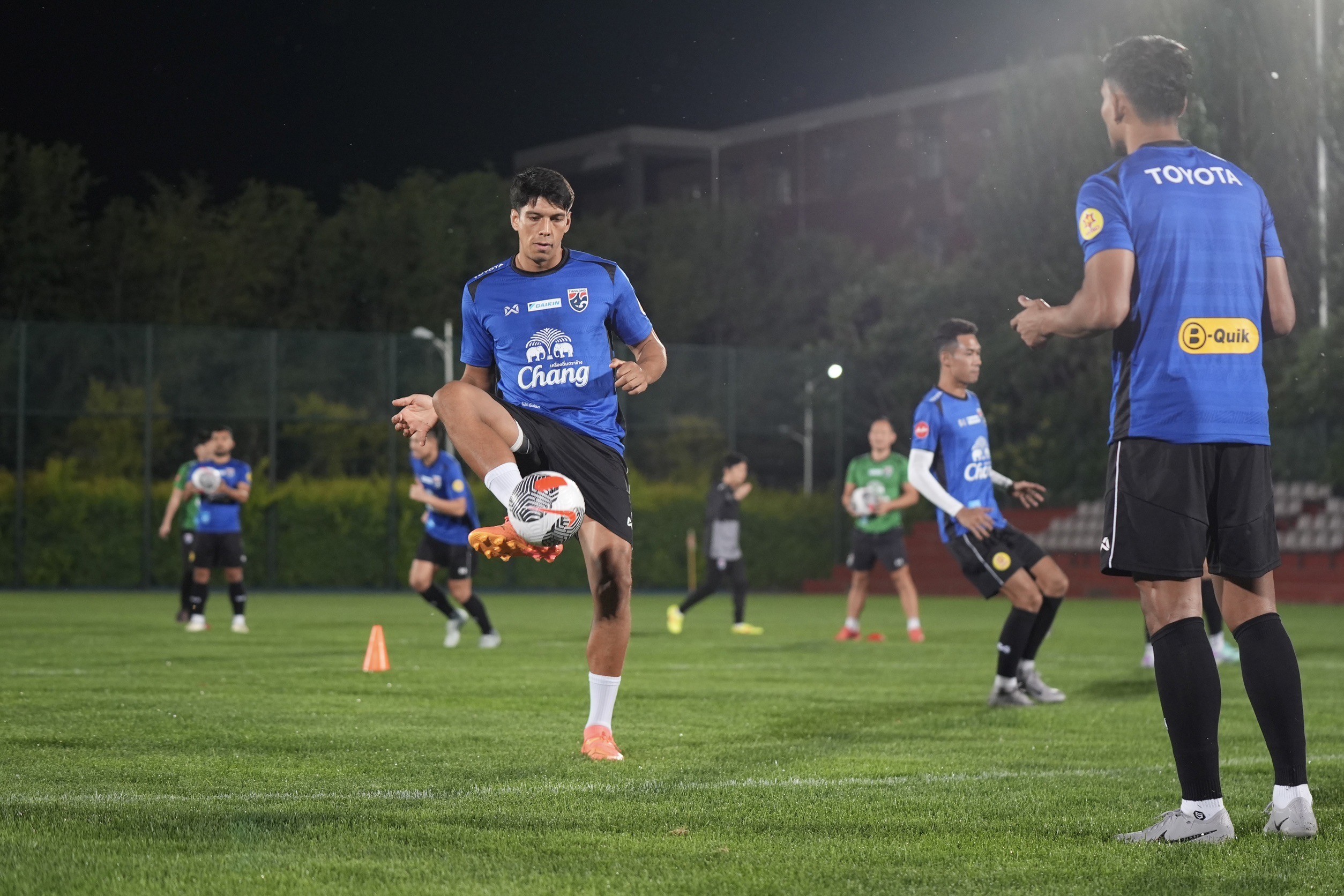 泰国队来华后首次训练:颂克拉辛参加,素巴楚今日与球队会合