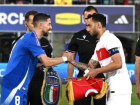意大利0-0战平土耳其，巴雷拉受伤缺阵