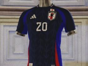 日本国家队新球衣由山本耀司设计