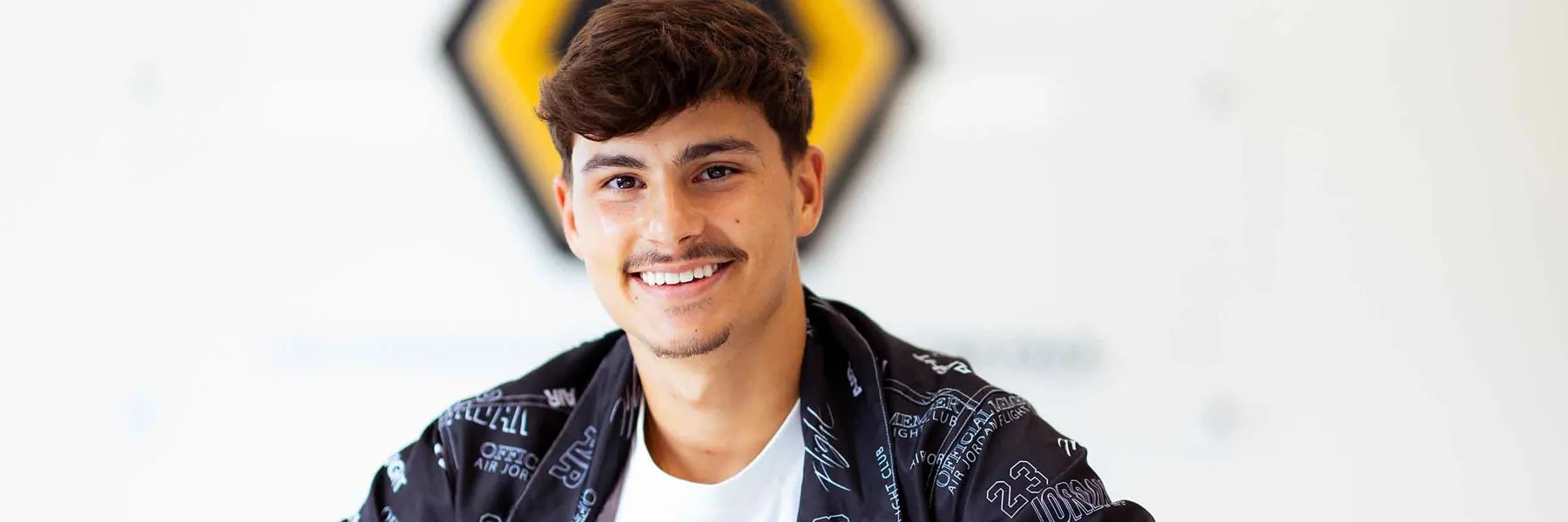 官方:狼队签下葡萄牙后卫戈梅斯;据悉转会费为1500万欧