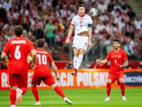 波兰国家队友谊赛战胜土耳其，扎莱夫斯基绝杀夺冠