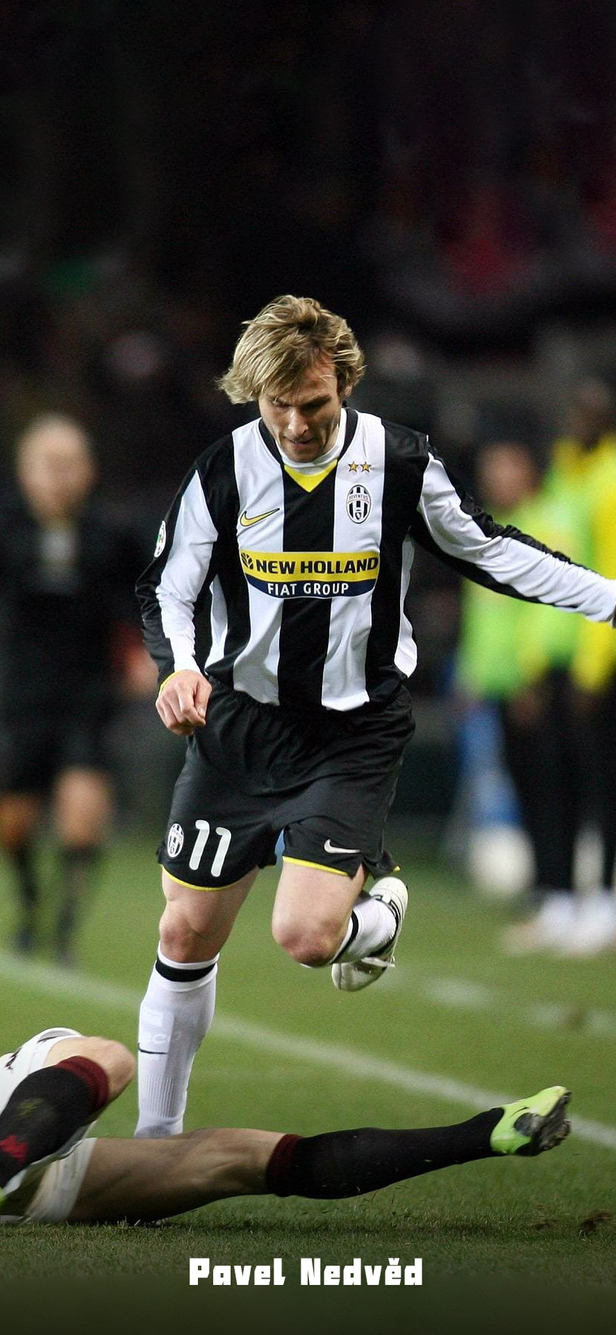 【每日足球帅图】内德维德手机壁纸精选02