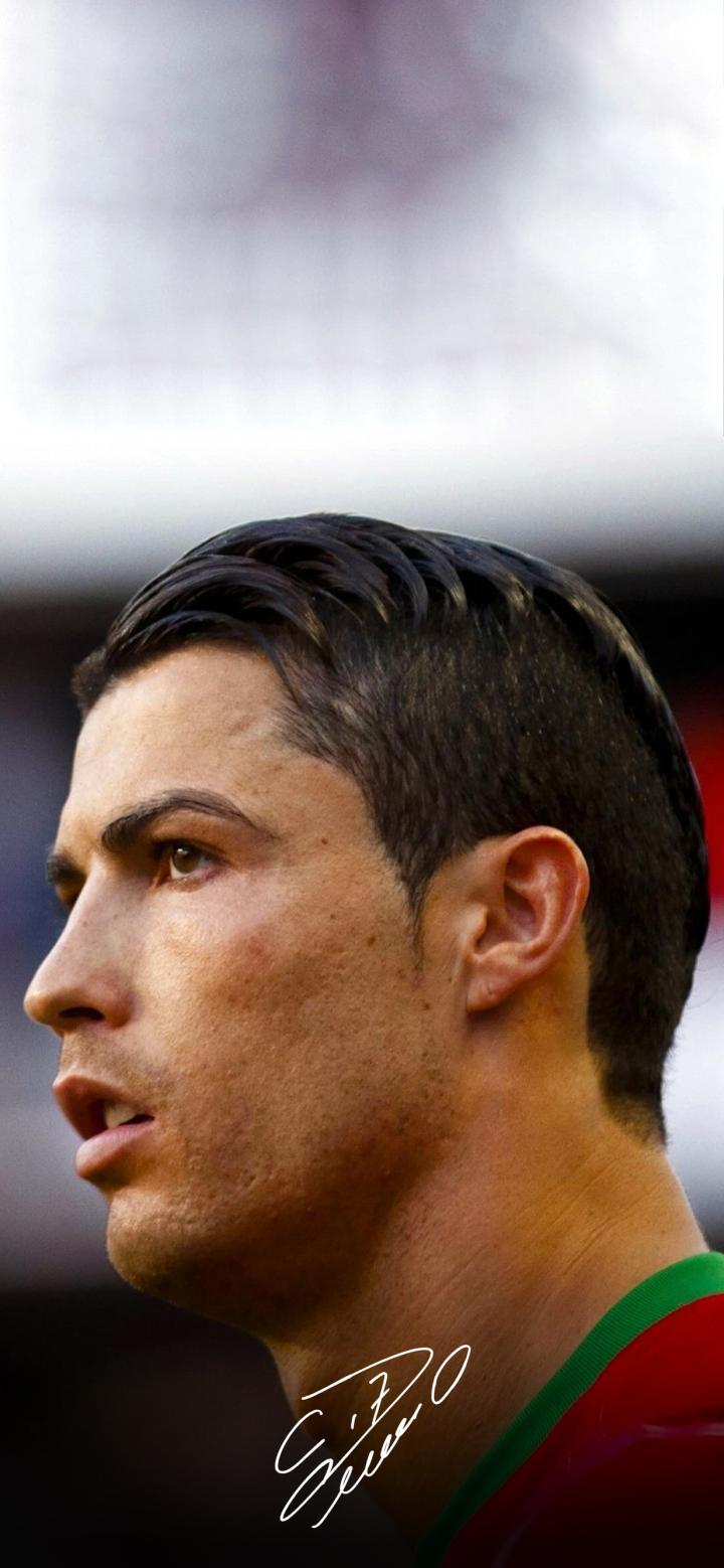 【每日足球帅图】c罗手机壁纸精选国家队篇14