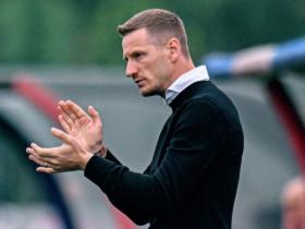 意大利泰尔纳纳邀请AC米兰预备队主教练阿巴特执教