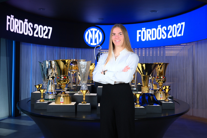 国际米兰足球俱乐部官方宣布与女足球员贝娅特丽克丝.