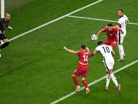 英格兰1-0领先塞尔维亚，小组赛首轮半场数据揭秘