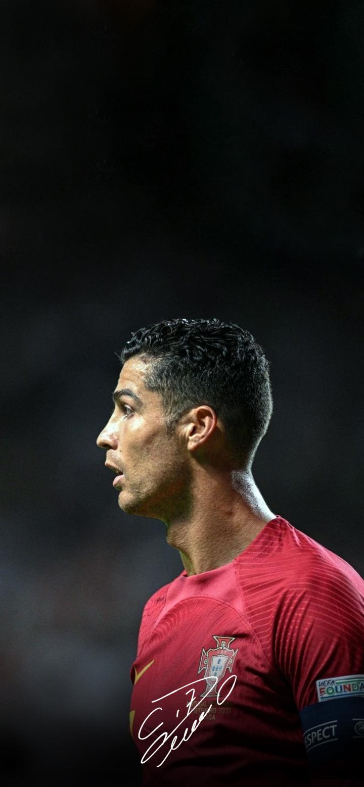 【每日足球帅图】c罗手机壁纸精选国家队篇14