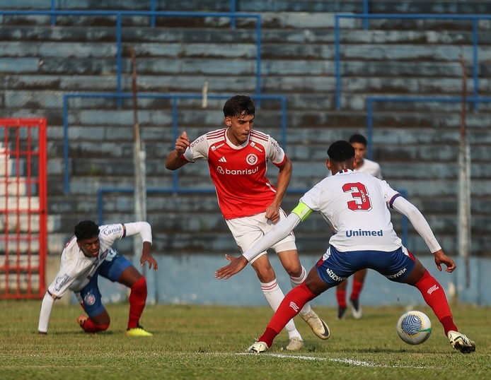 进球:卡约-苏阿苏纳×2,拉扬-莱利斯⑤福塔莱萨1-2米内罗竞技堡垒进球