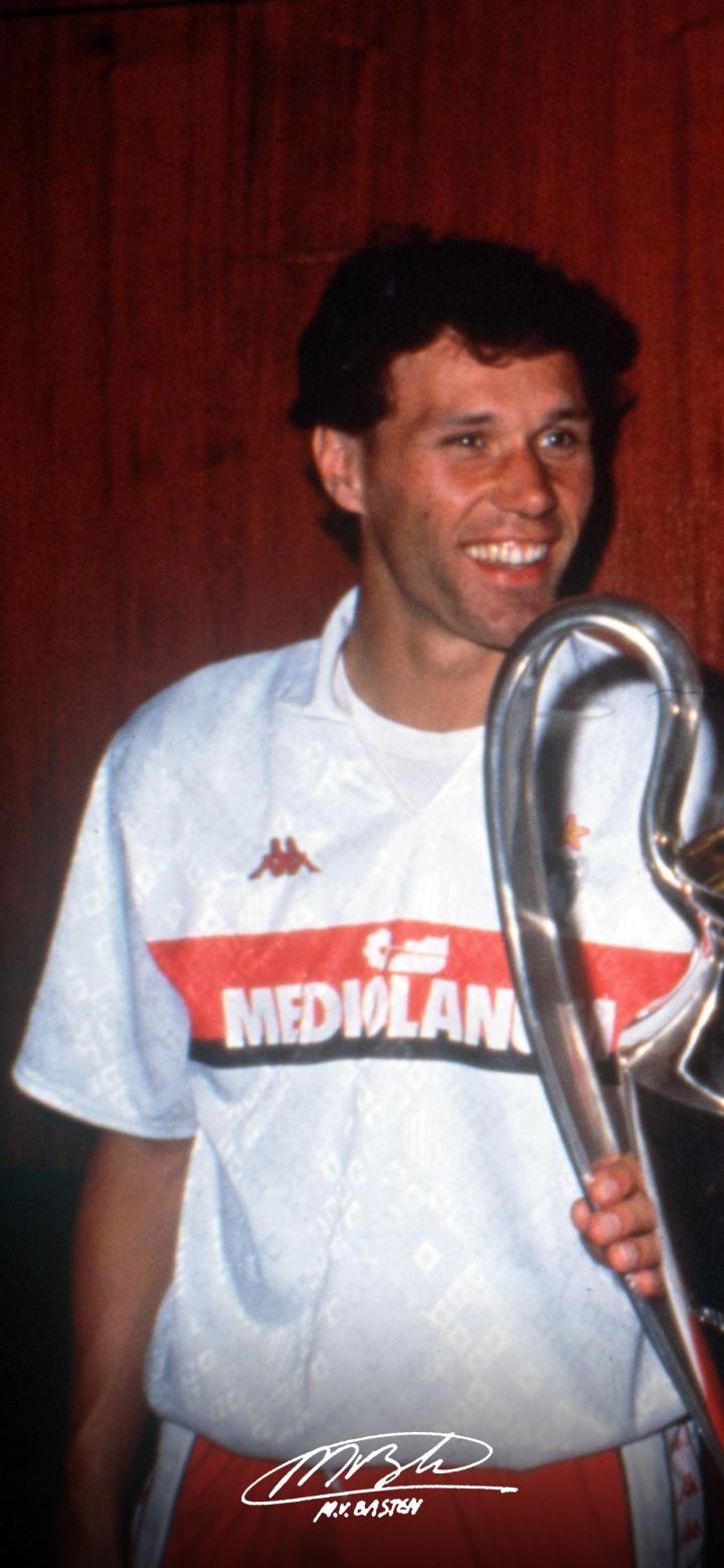 【每日足球帅图】范巴斯滕手机壁纸精选01