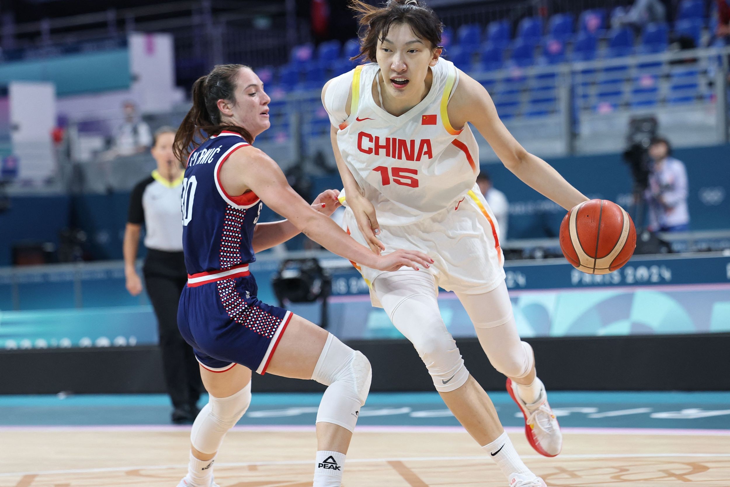 第三节结束,中国女篮50-62塞尔维亚,单节被打成11-17