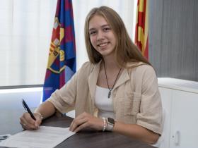 巴塞罗那女足签下波兰16岁天才阿拉希涅维奇