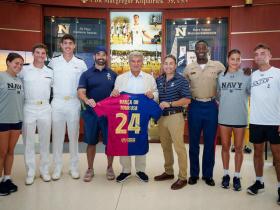巴塞罗那俱乐部主席携代表团参观美国海军学院