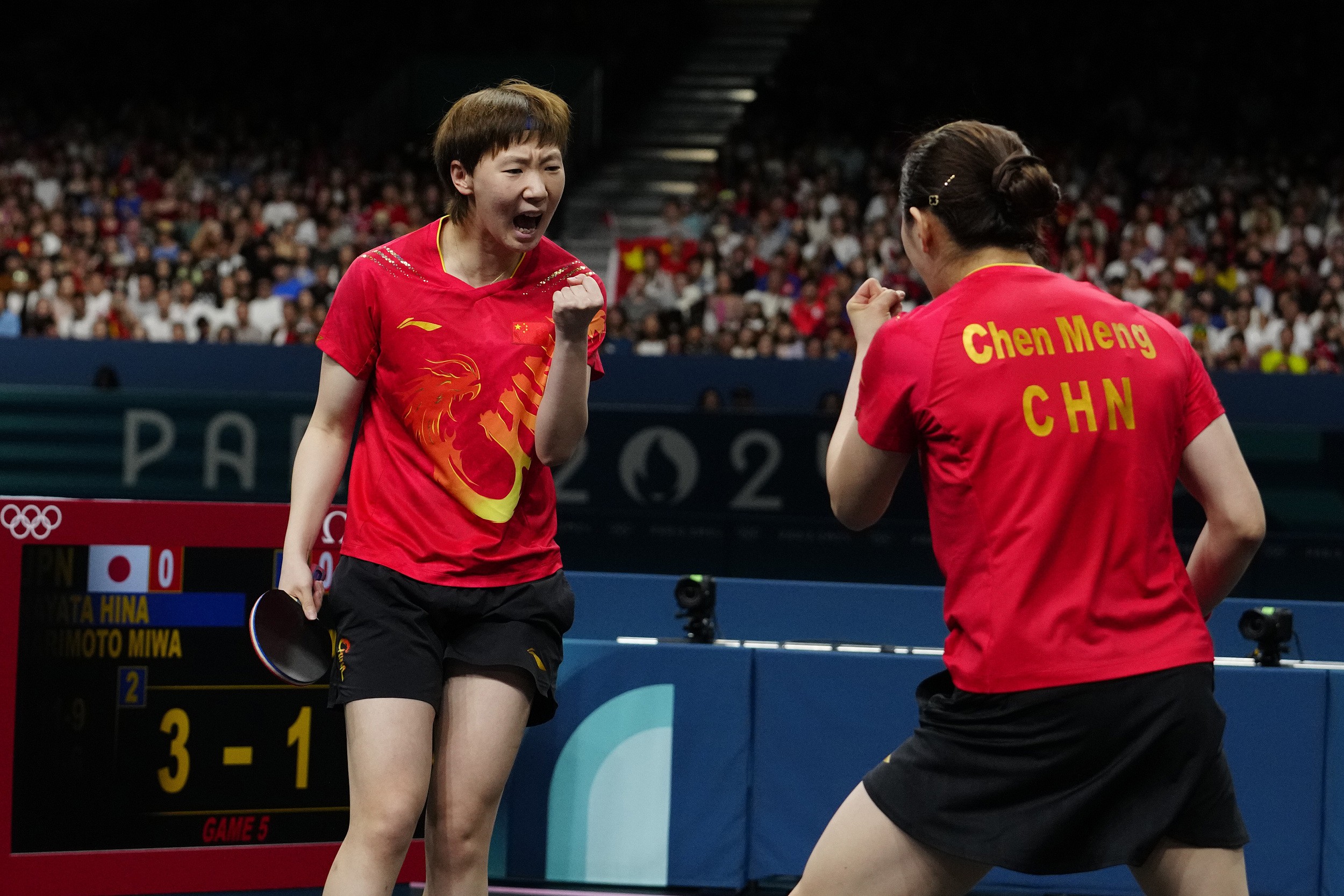 乒乓球女团决赛:陈梦/王曼昱3-2逆转,中国1-0日本