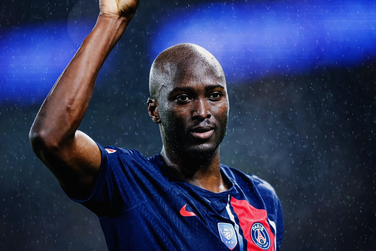 分析:巴黎葡萄牙"卤蛋哥"达尼洛-佩雷拉被推荐给巴萨