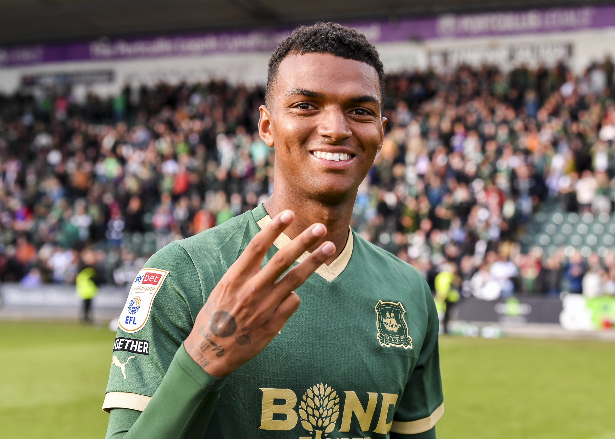 ta：劳伦特和萨缅托已经接受了伯恩利的体检