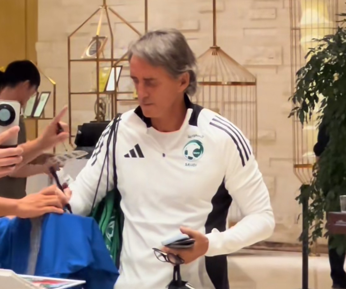 津媒:沙特主帅曼奇尼第一高薪不好挣,战国足若没赢可能真要下课了