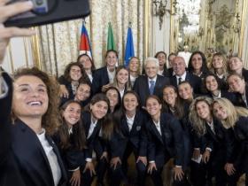 意大利女足受到总统接见