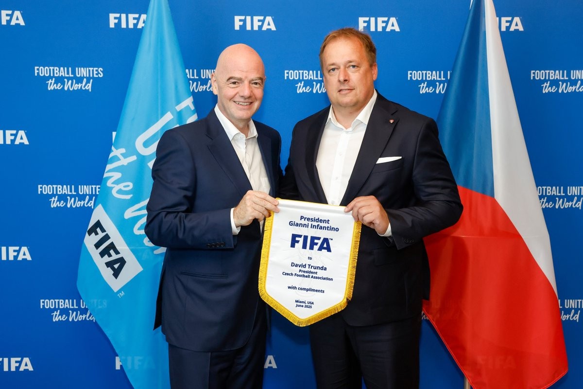 官方：捷克足协主席当选FIFA发展委员会成员，成该国首位代表