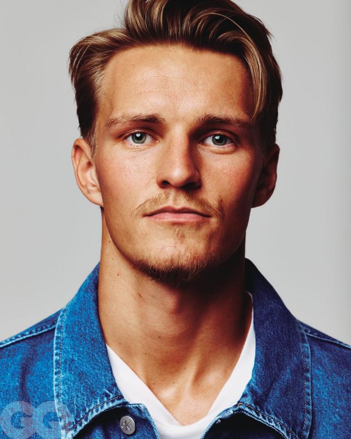 厄德高接受英国时尚杂志gq专访拍摄的时尚大片!