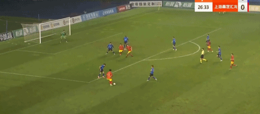 半场：大连鲲城1-1上海嘉定汇龙，科菲破门，多米尼克破旧主