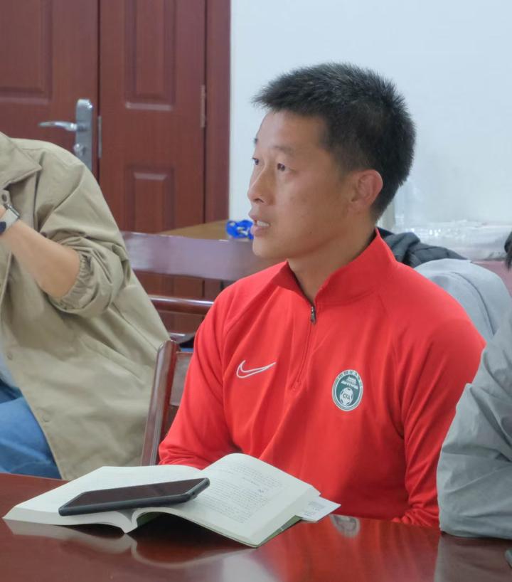 近日,厦门大学体育教学部举行"《中场对话》分享会