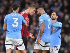 曼联逆转曼城赢得曼彻斯特德比