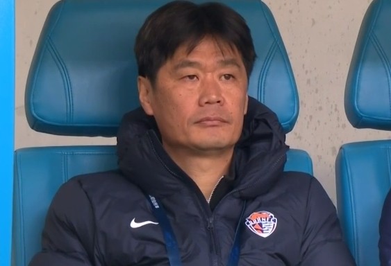 发布会变感谢会，李霄鹏赛后向各方致谢