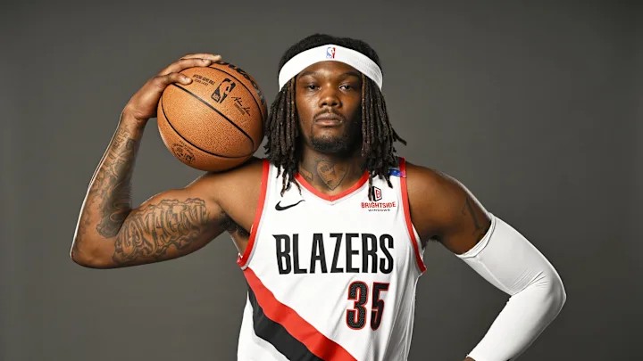 合格替补，罗威14分钟3中3得到6分3板2助1断0失误，正负值-4