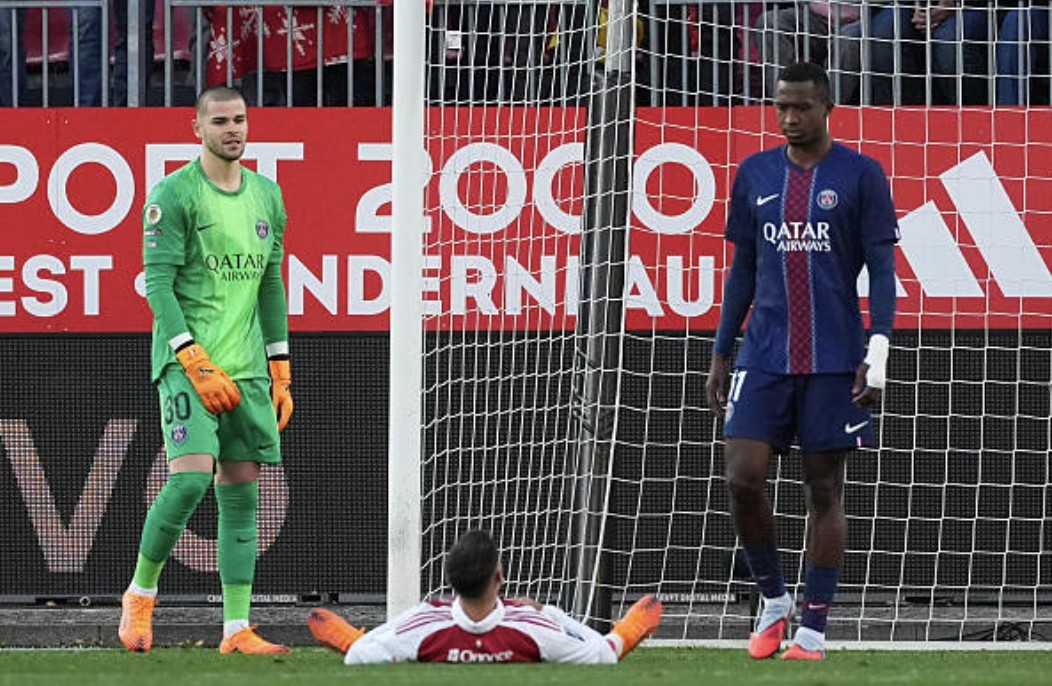 舍瓦利耶：最初的一个半月我在巴黎不太适应，有点像即兴发挥