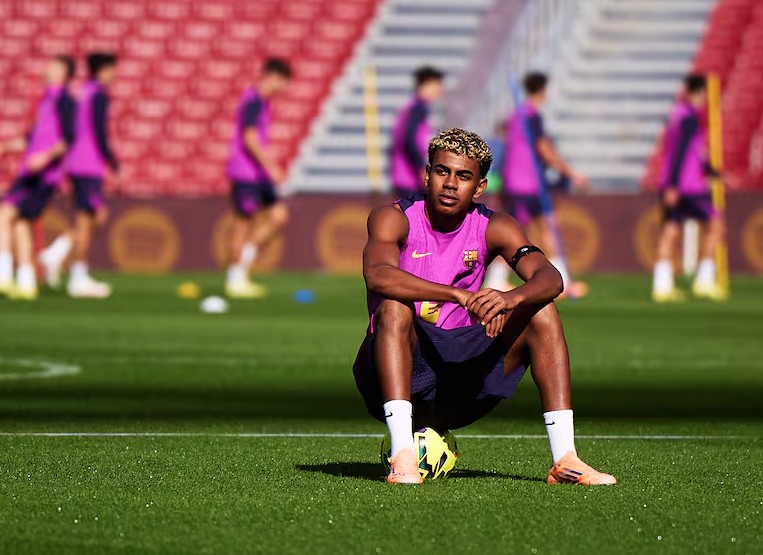 拉波尔塔：希望西班牙安排好亚马尔上场时间，他们几乎已经出线