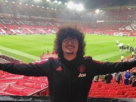 豪取10连胜！维拉官方调侃曼联蓄发哥：他能剪两次头发了