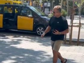 弗里克带伤工作 依旧坚守教练岗位