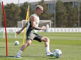 马斯坦托诺在皇家马德里首次亮相并进行训练