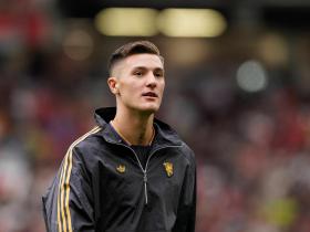 曼联新援谢什科展现出色职业态度