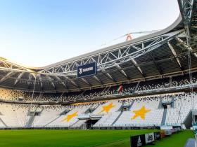 尤文图斯球迷看台激烈抗议