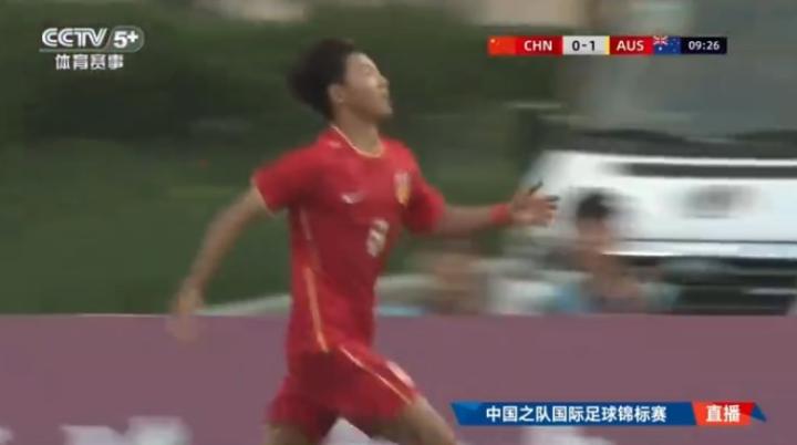 博主：16岁中国小将万项在塞尔维亚杜利亚伊足球学院完成注册