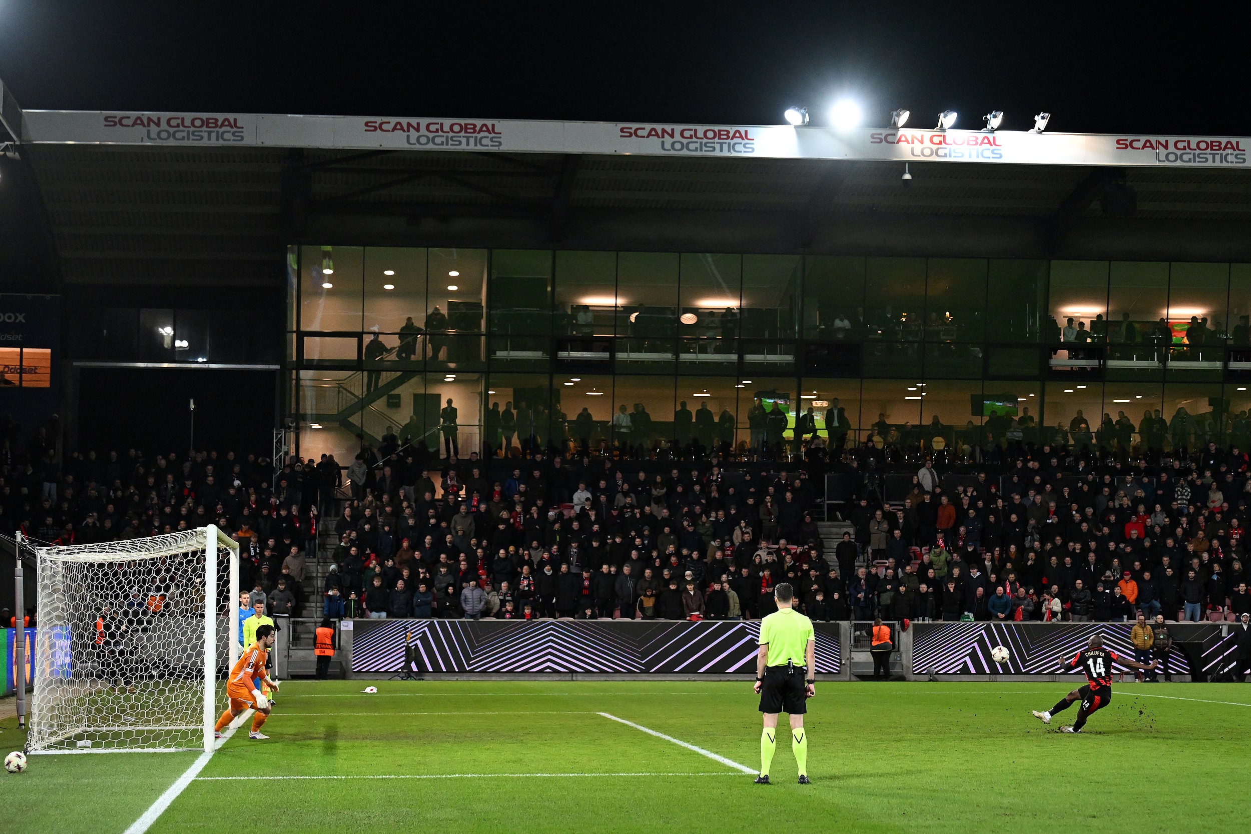 早报：谁说的赢点球大战必须要扑点