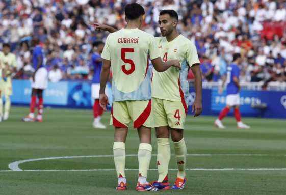 前西班牙U21主帅：库巴西和埃里克都很聪明，只靠身体赢不了