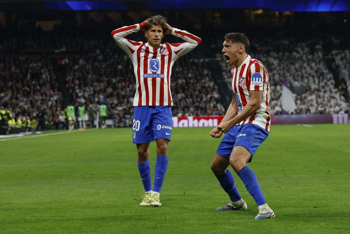 自2015年1月以来，马竞首次在伯纳乌单场打入2球