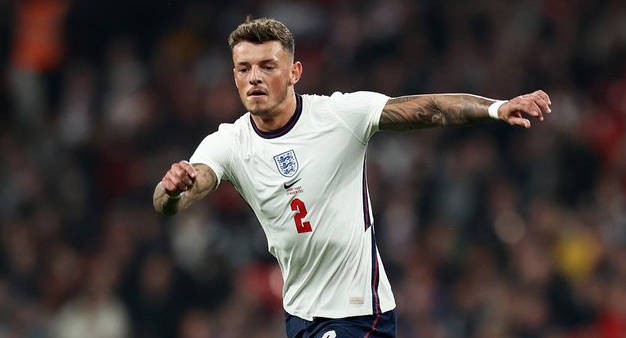 英格兰队官方：埃泽、夸安萨因伤退出名单，补召巴恩斯、怀特