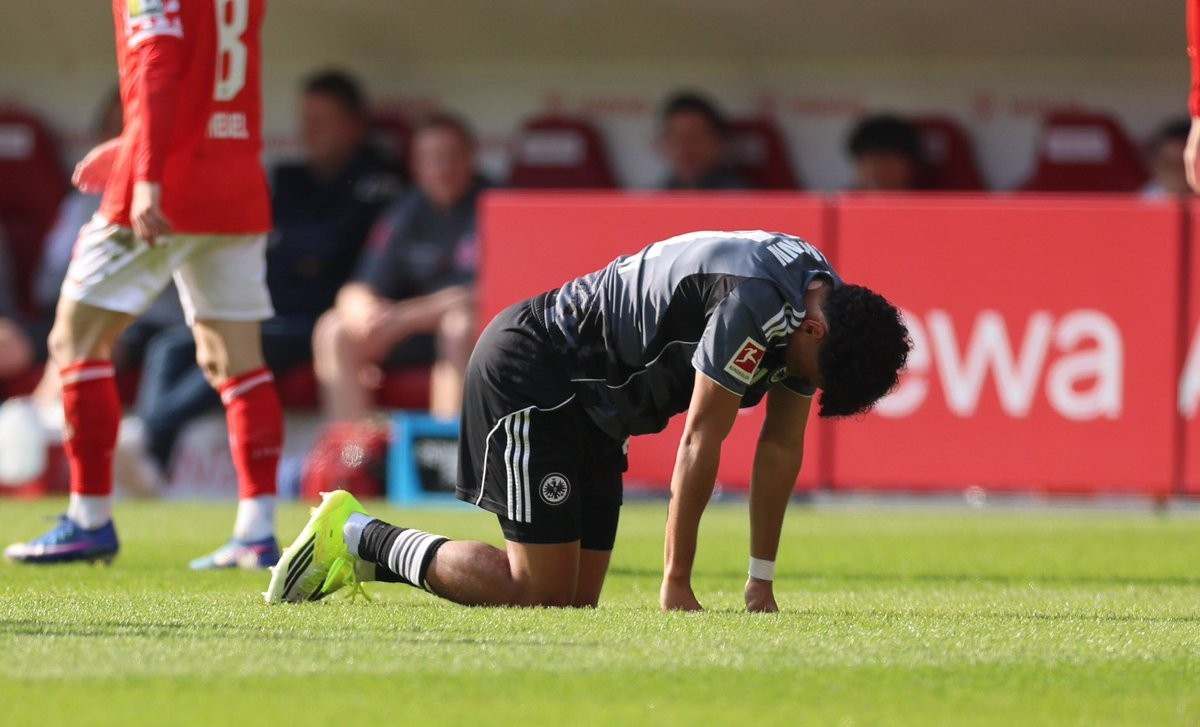 德天空：布朗已接受核磁共振检查，仍不确定能否去德国队报到