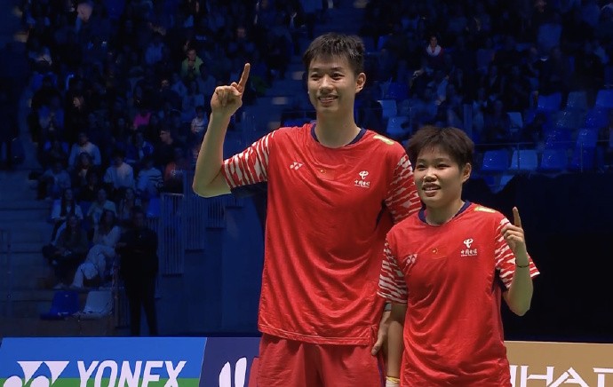 冯彦哲/黄东萍2-0击败德差波/苏皮萨拉，获得法国赛冠军