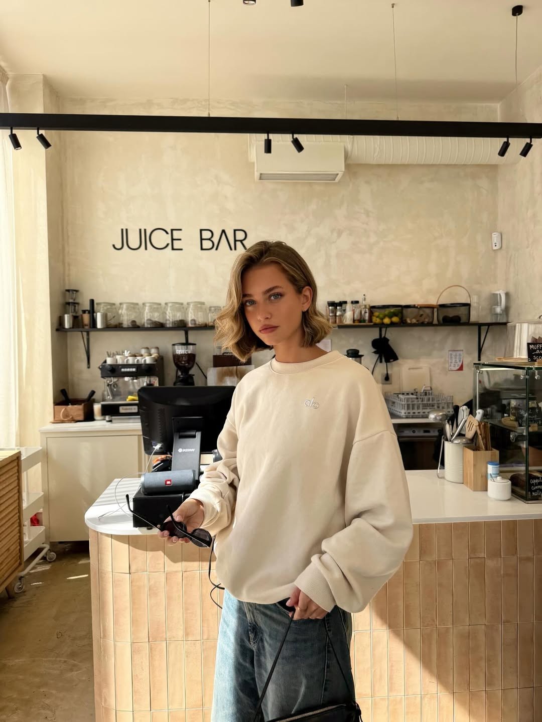 兰多-诺里斯女友玛格丽达-科塞罗秀日常ins风照，还记得她吗？