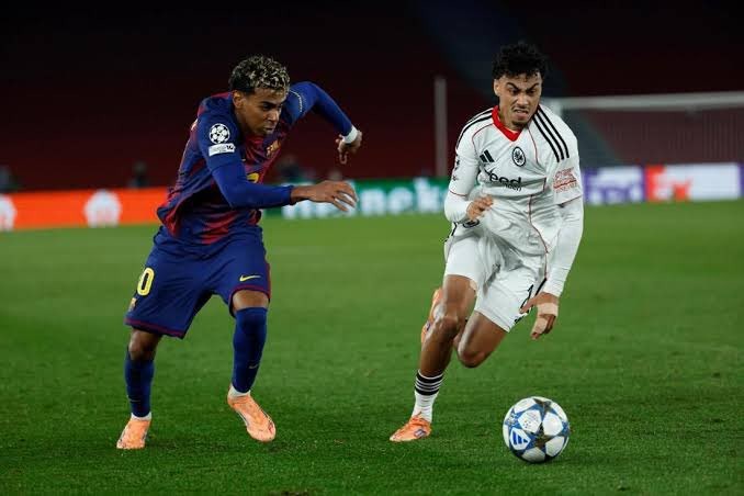 邮报：曼联近期考察了法兰克福左后卫布朗和中场拉松