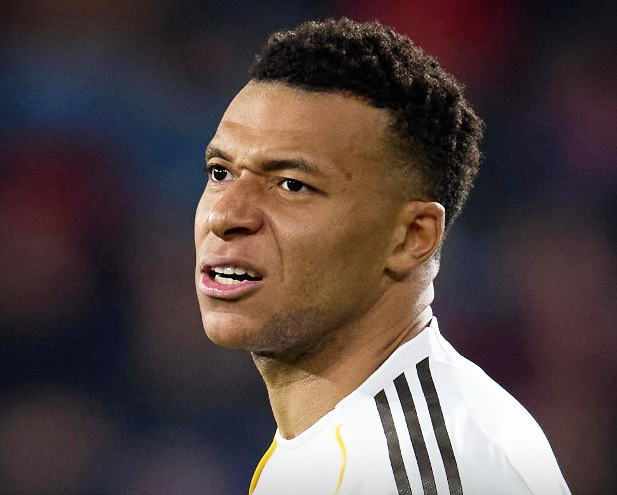 记者：皇马队医确实在最初诊断时搞错了姆巴佩的膝盖